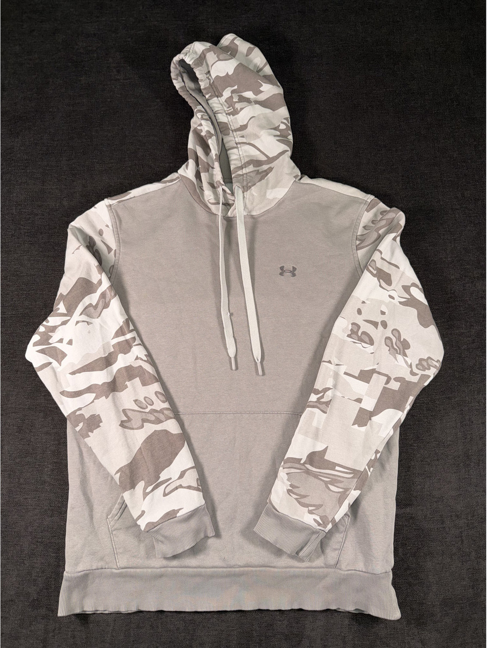 Under Armour Men's Medium Gray Pullover Hoodie with Camouflage Sleeves